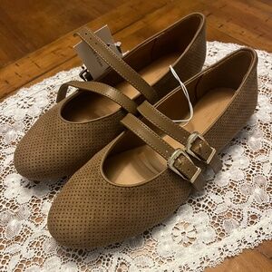 Universal Thread - Women’s Henrietta Double Strap Mary Jane Flats wit Taupe
